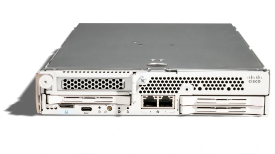 Серверный узел Cisco UCS XE130c M8